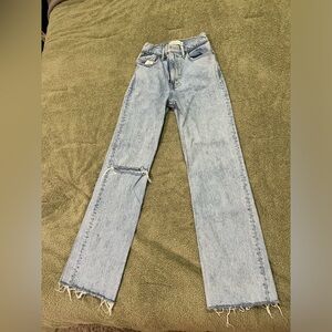 Abercrombie 90s relaxed jeans, high rise 000 (23)r but cut to be short length